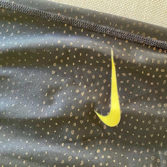 Nike Pro Black & Gold Metallic Dotted Leggings Size Small - Picture 12 of 13